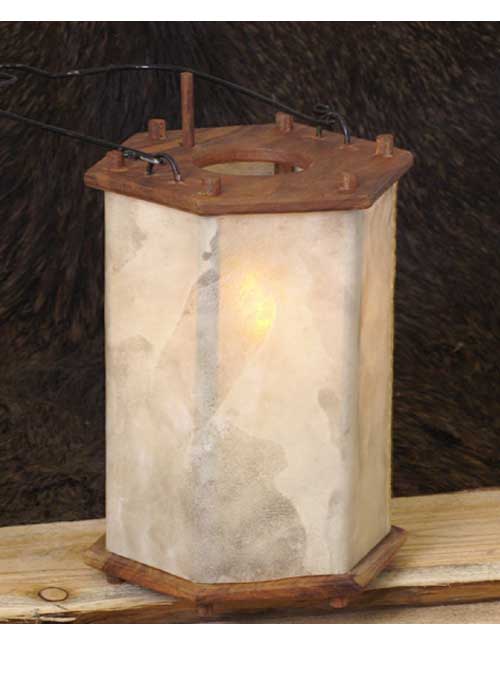 Laterne aus Holz mit Rohhaut