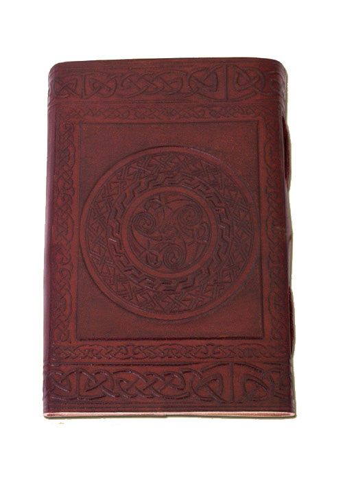 Lederbuch mit keltischem Motiv