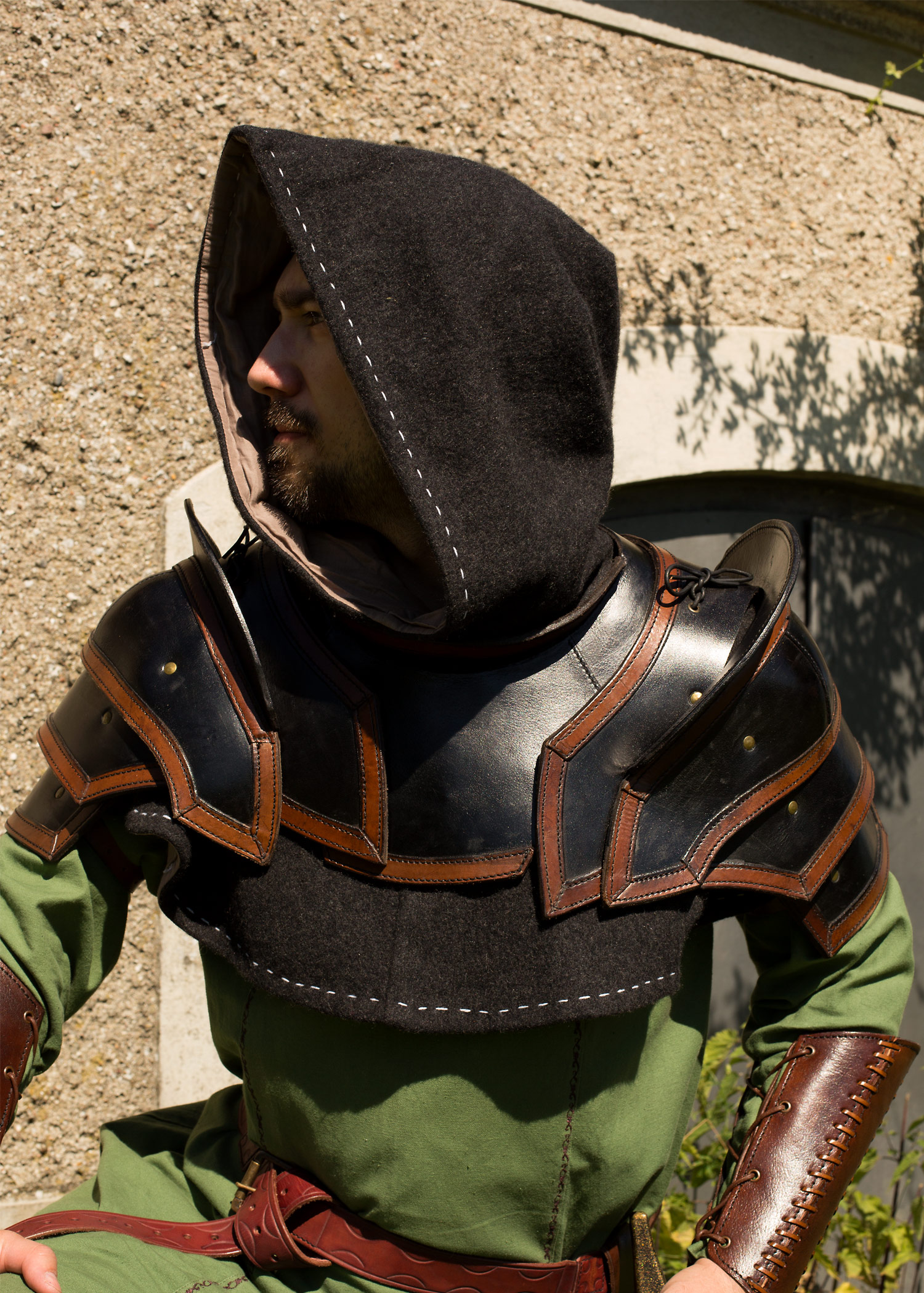 Shoulders & Neck Guard, Black/Brown, Leather Armour
